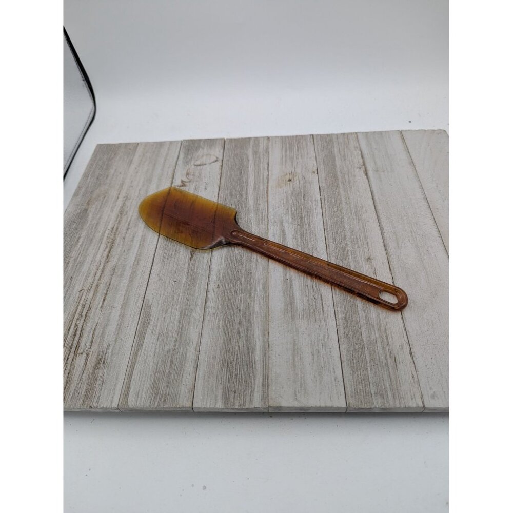 Vintage ULTRATEMP Amber Hard Sturdy Non-Bendable Spatula Scraper Utensil 2107